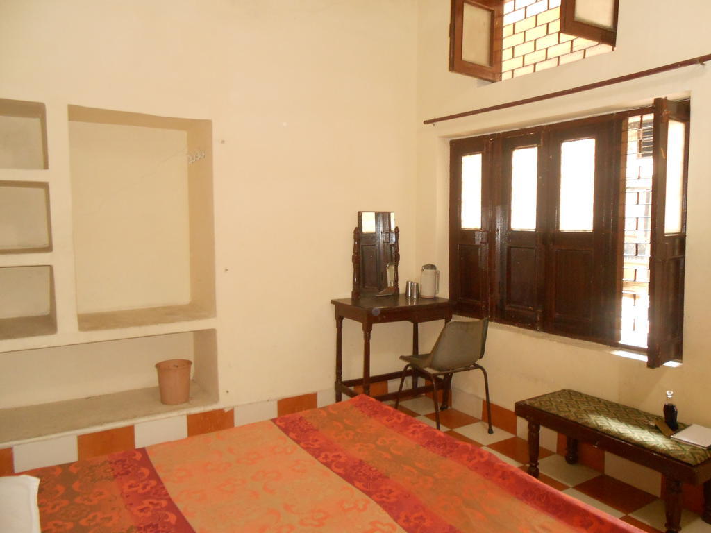 Gaurav Guest House Mathura Bilik gambar